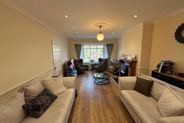 12, Loddon Way, Aldershot photo 3