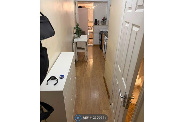 Castleton Road, Studio Flat, London photo 3