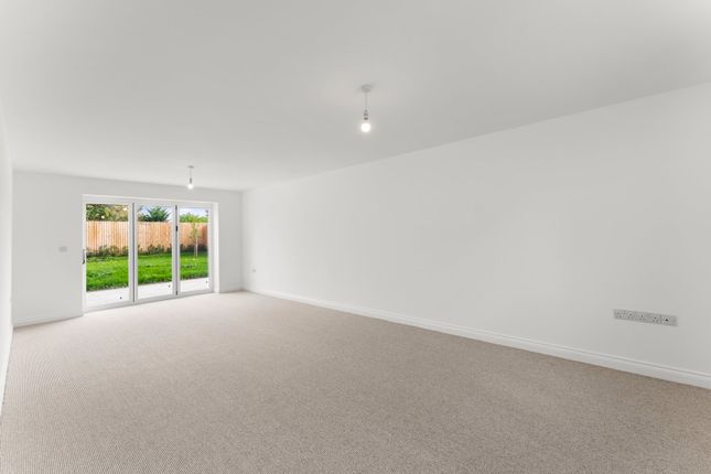 32, High Street, Grantham photo 4