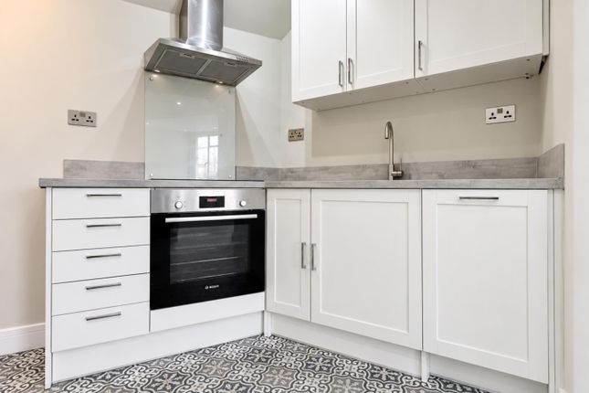 215, Willesden Lane, London photo 5