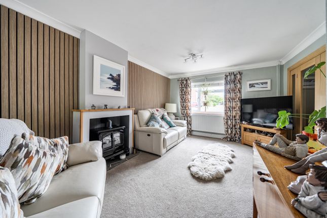 28, George Dowty Drive, Tewkesbury photo 4