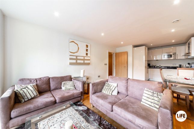 Thumbnail Flat for sale in Drayton Park, Islington, London