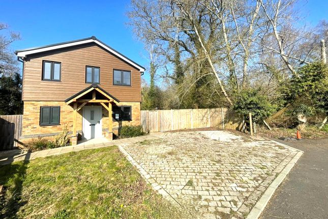 3-bed house on Willow Tree Cottage,, Meadow Close, Ash Vale, £500,000