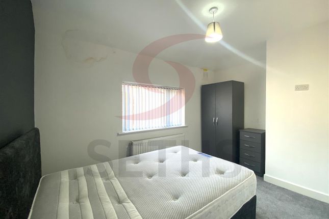 Room to rent in Highfield Street, Stoneygate, Leicester