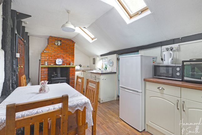 Cottage for sale in London Road, Hastingwood