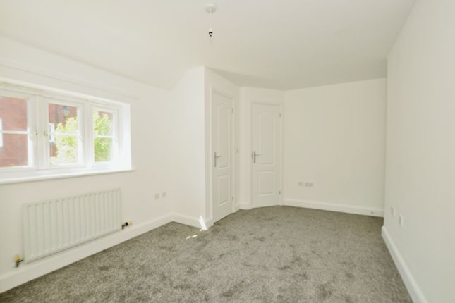 End terrace house for sale in Running Foxes Lane, Ashford