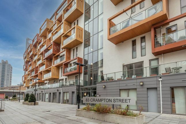 Flat to rent in Crampton Street, Elephant And Castle, London