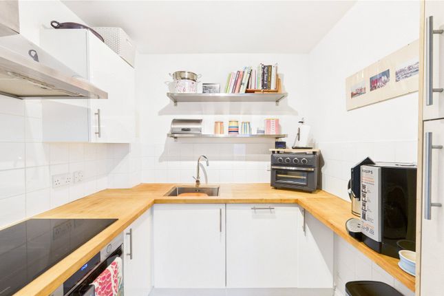 112, Wingate Square, London photo 4