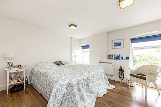 2, 2, Salisbury Road, London photo 4