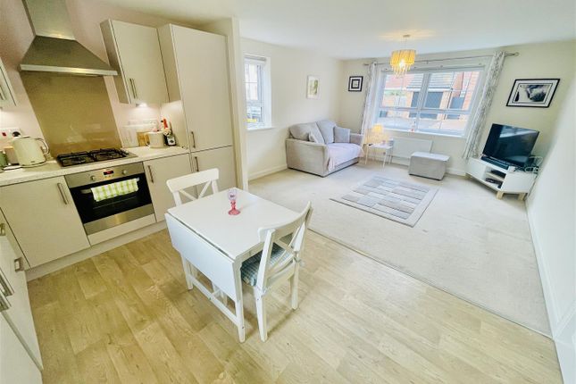 6, Jubilee Crescent, Northwich photo 2