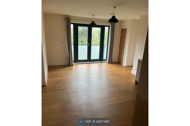 Flat to rent in Lansdowne Place, Taplow, Maidenhead