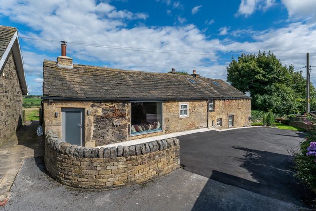 Thumbnail Detached house for sale in Heights Lane, Bingley, West Yorkshire