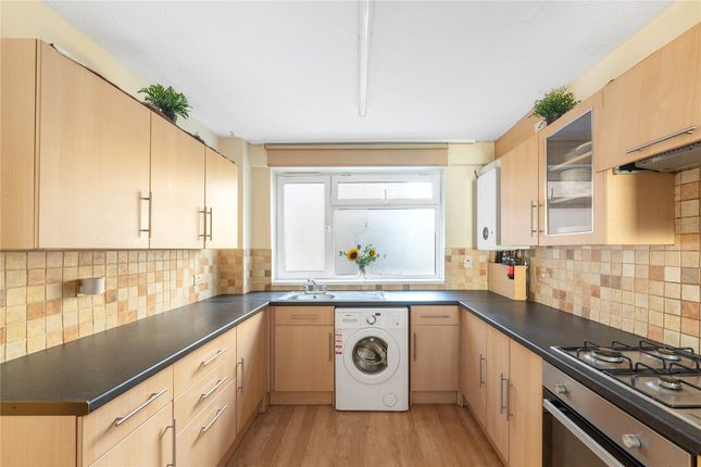 Flat 41 McKiernan Court,, Shuttleworth Road, Battersea photo 4