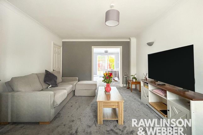 6A, Lytcott Drive, West Molesey photo 3