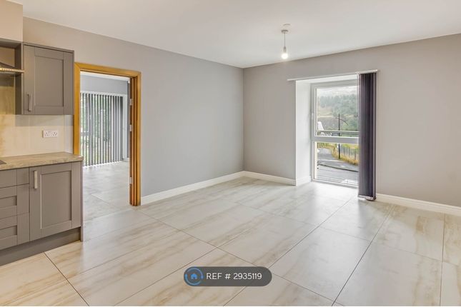 Flat, Carlton House Penuel Square, Ebbw Vale photo 4