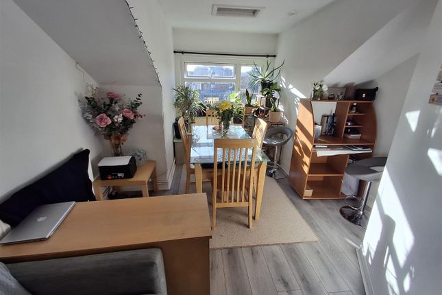 White Lion, Flat 9, 10/12 Cowbridge Road West, Cardiff photo 2