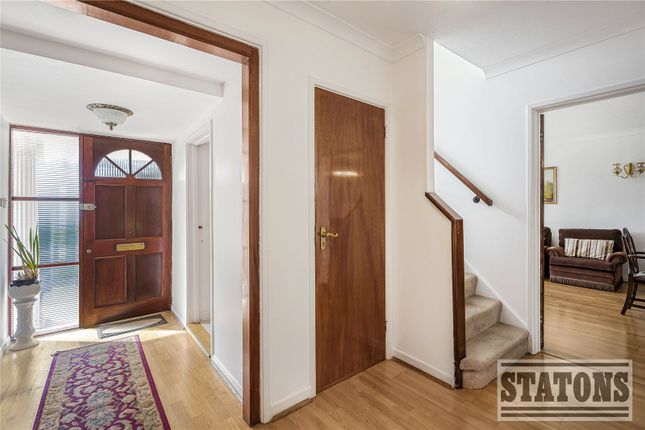 32, Claremont Road, Hadley Wood photo 2