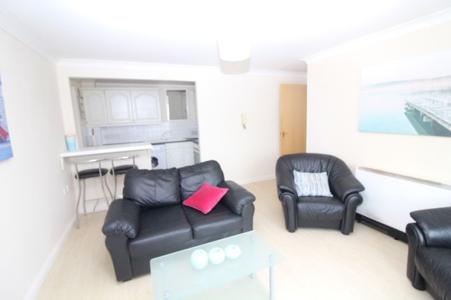 6 Weaver's House, Maritime Quarter, Swansea photo 5