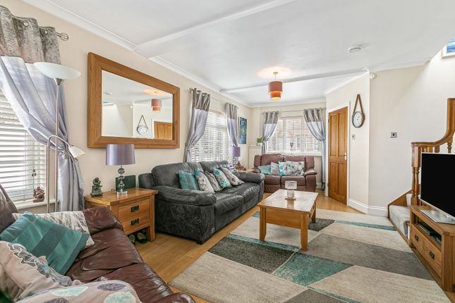 57, Rusham Road, Surrey photo 2