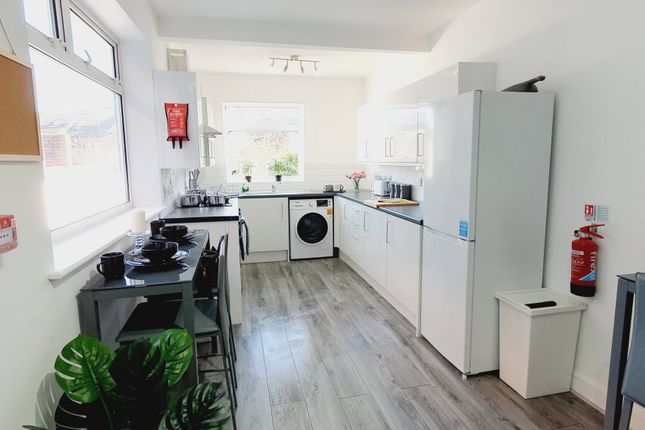 Room 1, 18 Woodville Street, St Helens photo 4