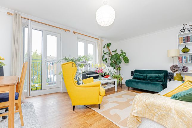 2-bed flat on 19, Fuller Close, London, £2,453/mo