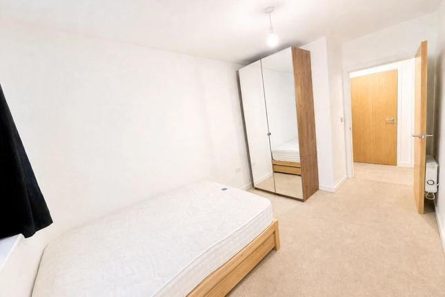 20, aspects court, slough photo 5
