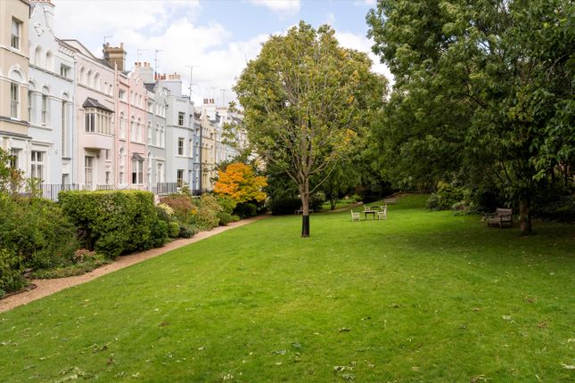 29, Lansdowne Crescent, London photo 3