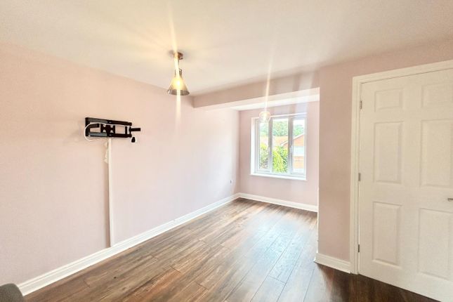 3, Sandsacre Road, Bridlington photo 4