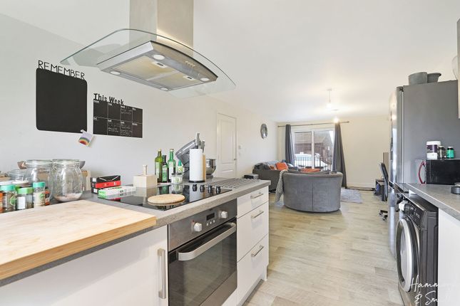 Flat for sale in Rayley Lane, North Weald