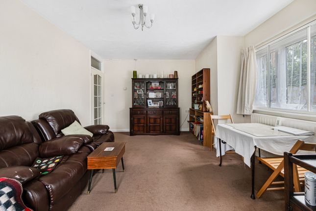 5, Dormer Lodge, Old Coulsdon photo 3