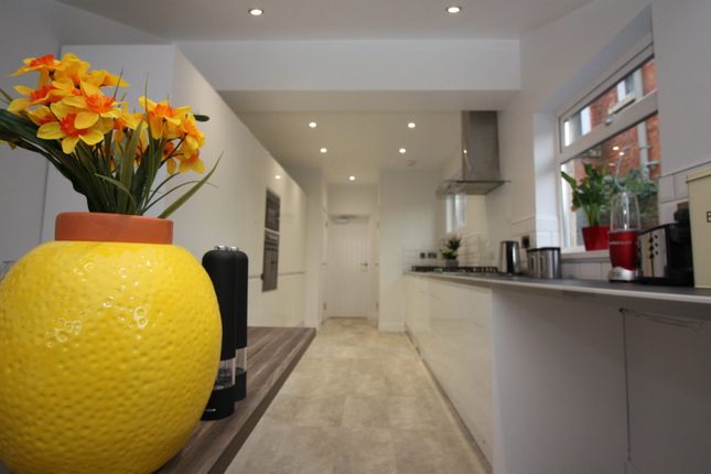 8, Euclid Street, Swindon photo 4
