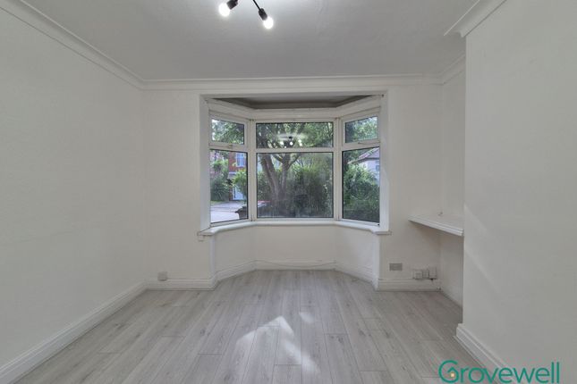 10 Brookside Drive, Salford photo 3