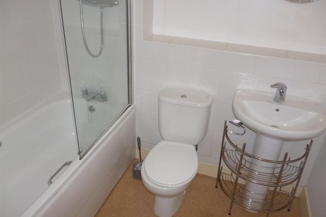 Flat to rent in 29 Slater House, Lamba Court, Salford