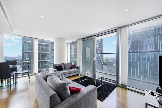 Flat for sale in Marsh Wall, London