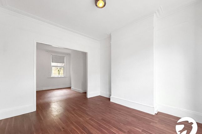 19, Viewland Road, London photo 5