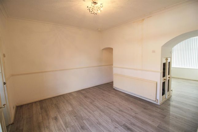 9, Birtles Avenue, Stockport photo 4