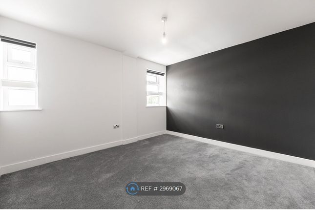 Flat, Bank House Bank Street, Walshaw, Bury photo 4