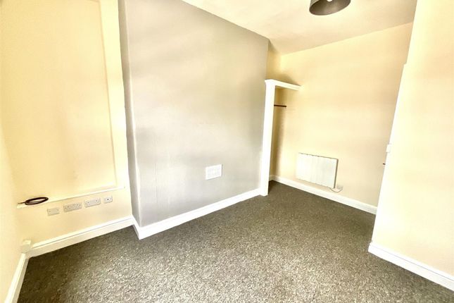 Flat 2, Rear Of 30 Falsgrave Road, Scarborough photo 3