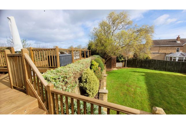 Detached house for sale in Millwood Vale, Witney