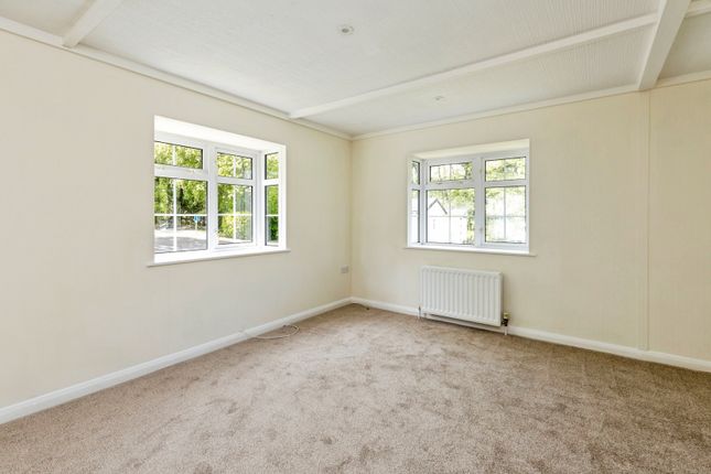 22, Woodpecker Way, Turners Hill photo 4