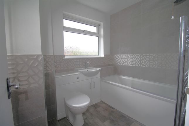 84, Manorfield, Ashford photo 5