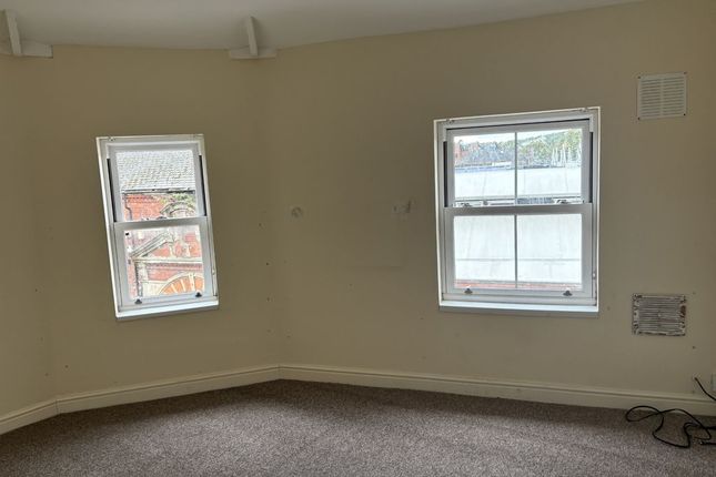 22G, Market Street, Telford photo 4
