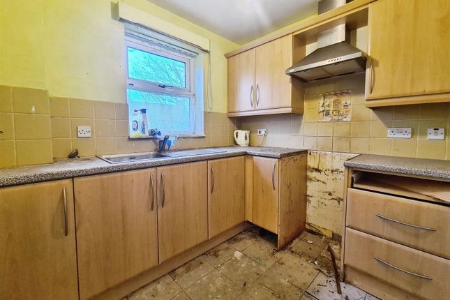 23, Churchfields, Bradford photo 2