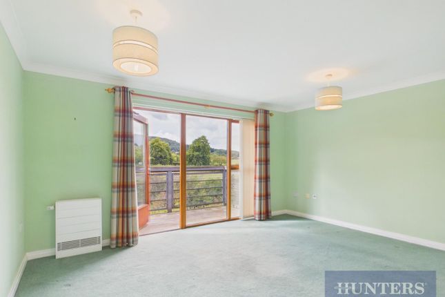 55, Plaxton Court, Scarborough photo 2