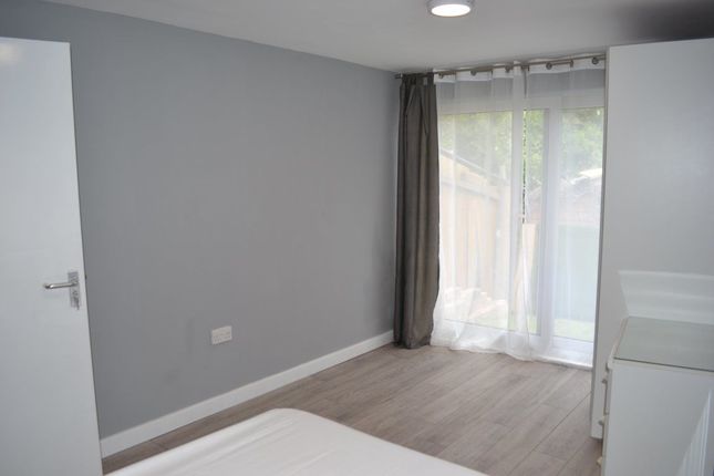 Flat to rent in Pershore Road, Selly Park, Birmingham