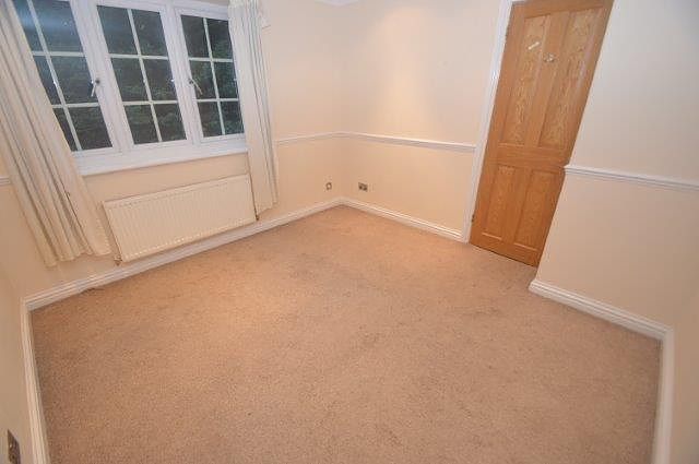 Property for sale in Forth Close, Farnborough