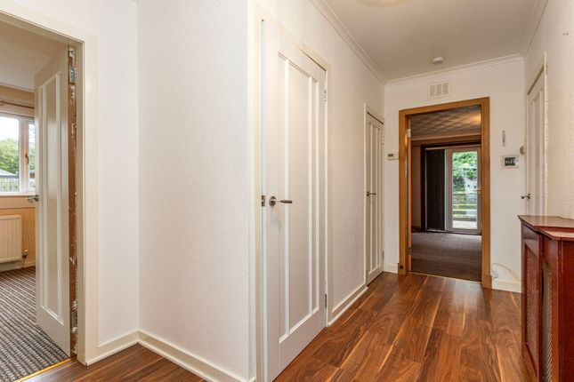 Bridgeside Avenue, Whitburn photo 2