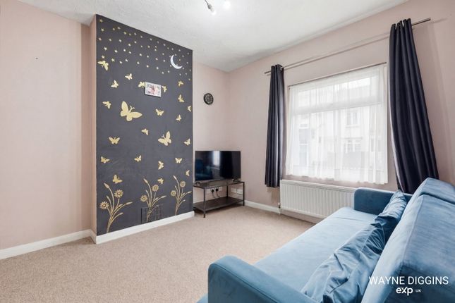 489, London Road, Grays photo 2