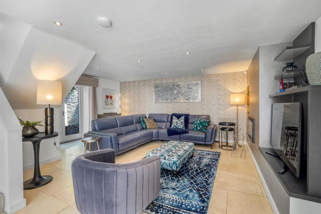 The Coach House, 50, Quaker Lane, Richmond photo 2