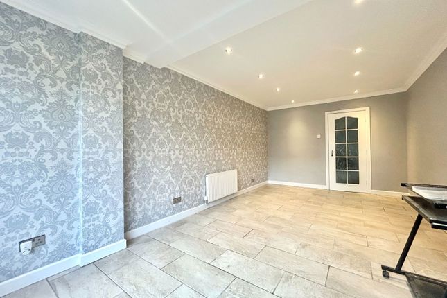 13, Rowan Road, Sedgley photo 3
